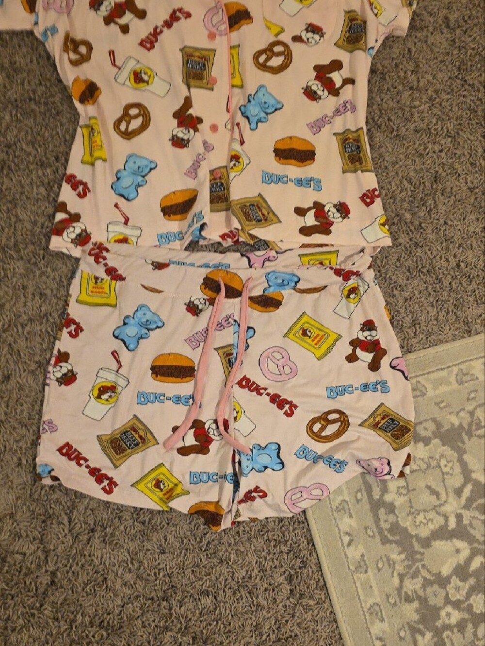 Matching Buc-ees Pj Set. - Picture 4 of 6